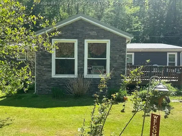48 Crawford Bottom Rd, Eskdale, WV 25075