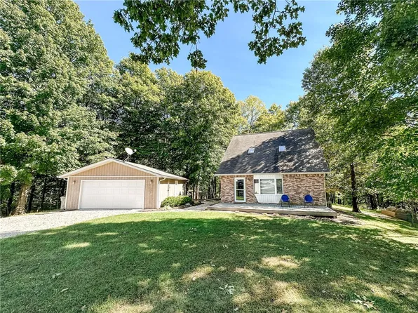 20504 N Edgewater Ct, Marshall, IL 62441