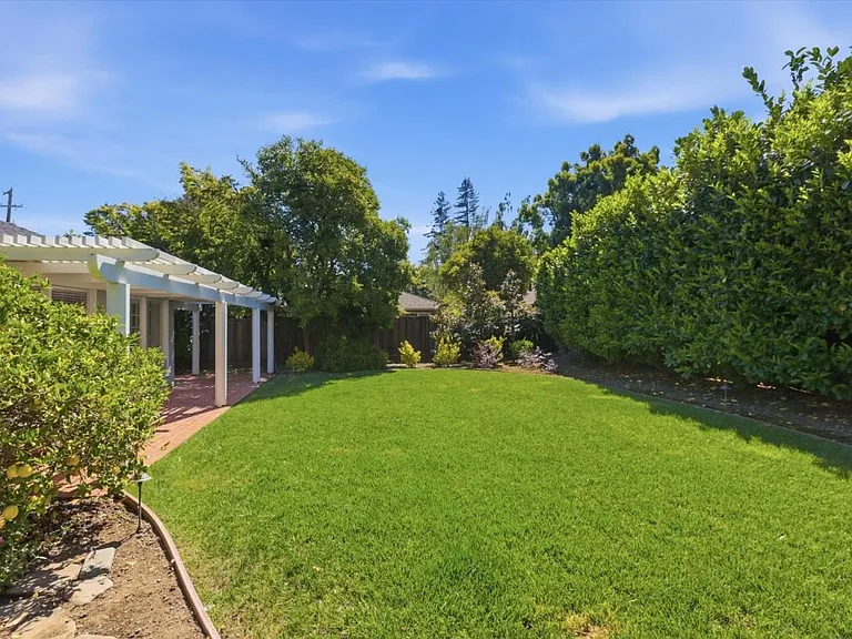 730 Berry Ave — Photo 34
