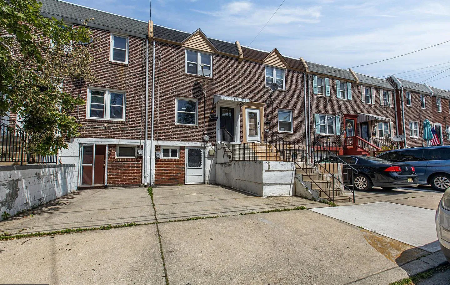 3 bed, 1024 sqft, $1,950 — Photo 1