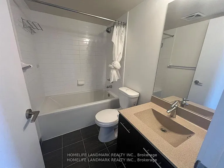 135 Village Green Sq #3923 — Photo 29