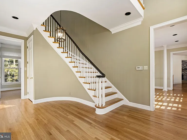 841 Mount Moro Rd — Photo 6
