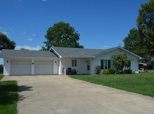 881 Main St, Pierron, IL 62275