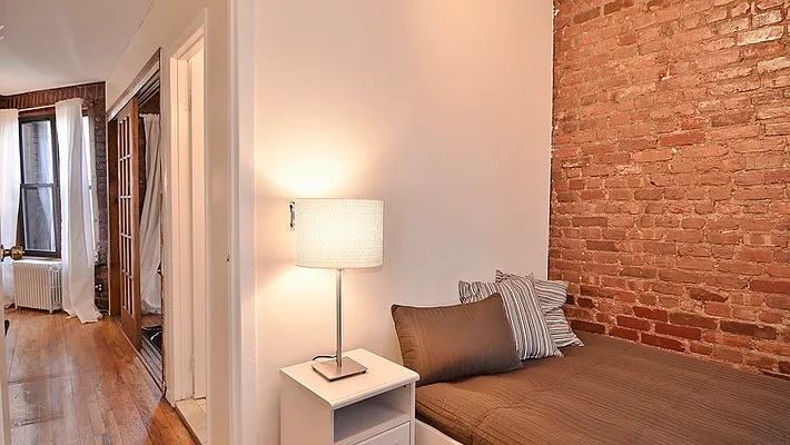 Rented by Park Property Advisors | media 18