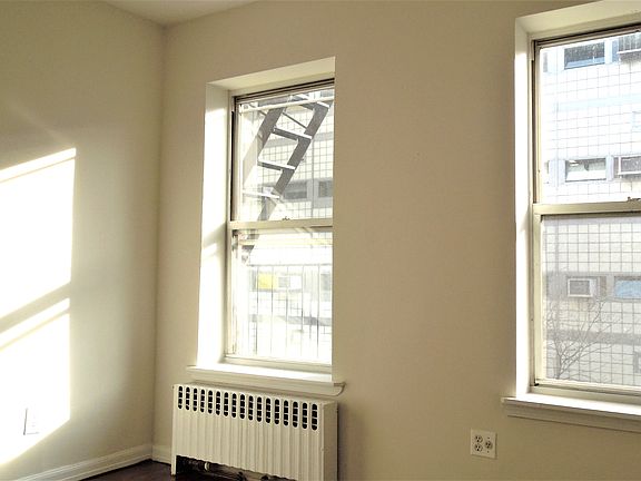 5th image of 441 W 50th St APT 4W