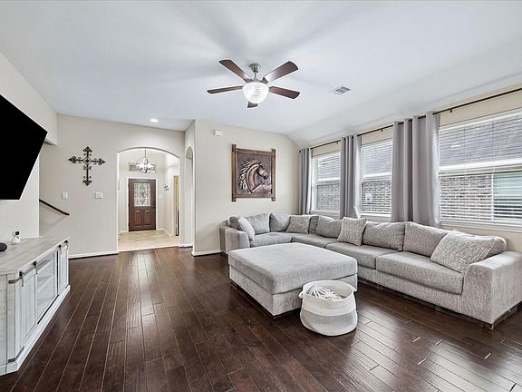 2nd image of 6723 Hunters Way Ln