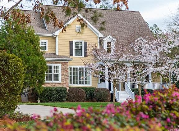 3rd image of 2578 Berne Ln