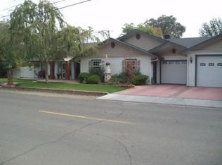 1725 Leoni Dr, Hanford, CA 93230