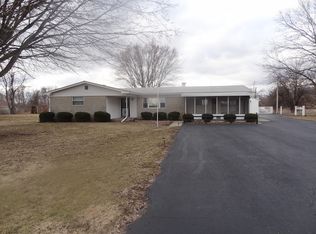 832 W Walser Rd, Shelbyville, IN 46176