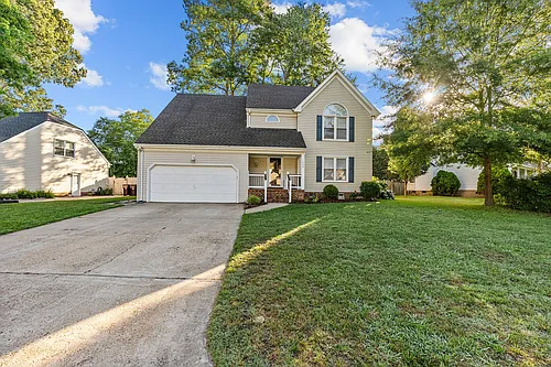 1009 Grantham Ln Photo 1
