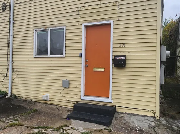 214 6th St, Braddock, PA