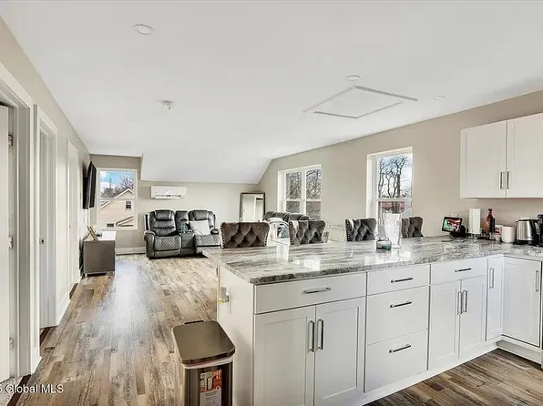 22 Maplewood Ave #2, Albany, NY 12205