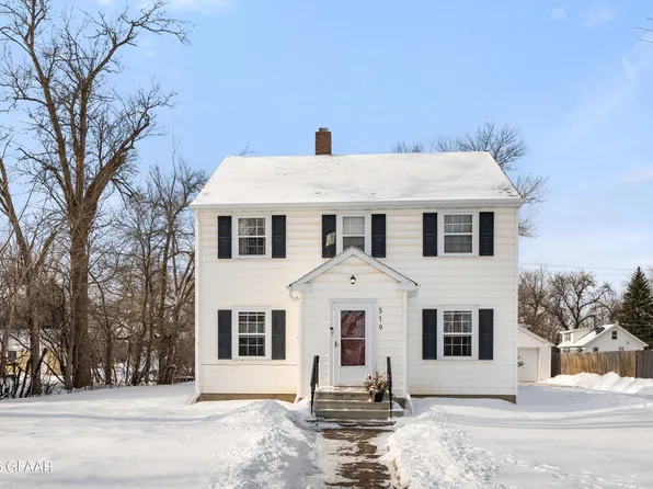 319 1st Ave NW, Mayville, ND 58257