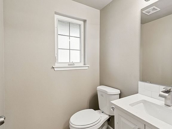 4th image of 4040 S Warner Street