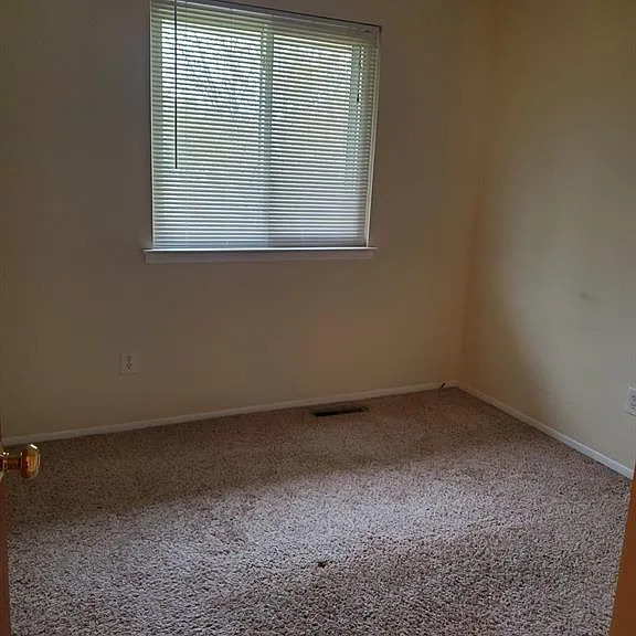 43608 Westminister Way — Photo 10