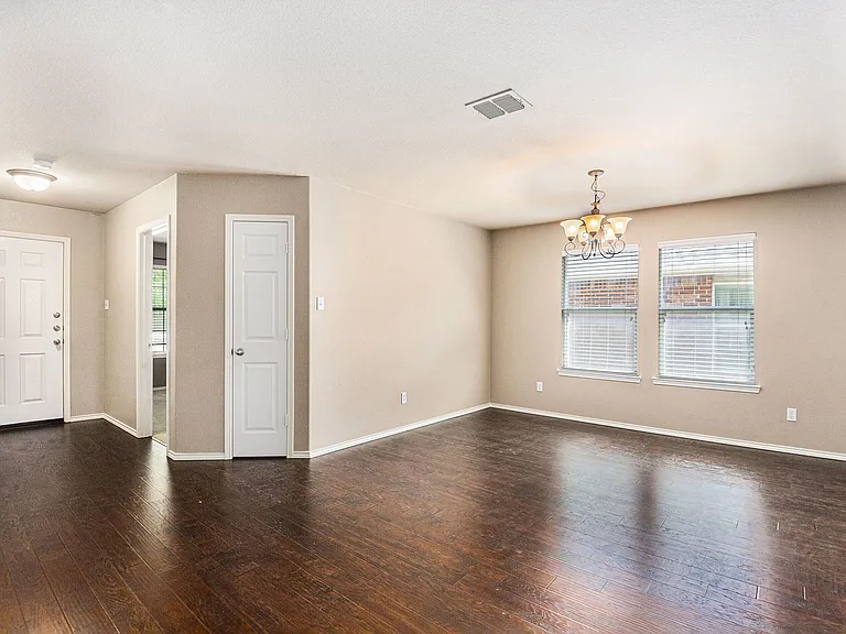 2308 Horseback Trl — Photo 6