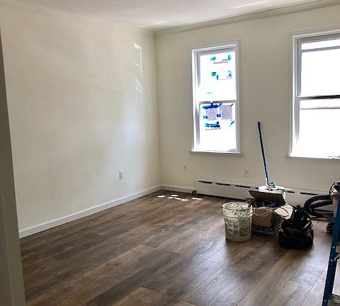 5th image of 1932 E 29th St #1