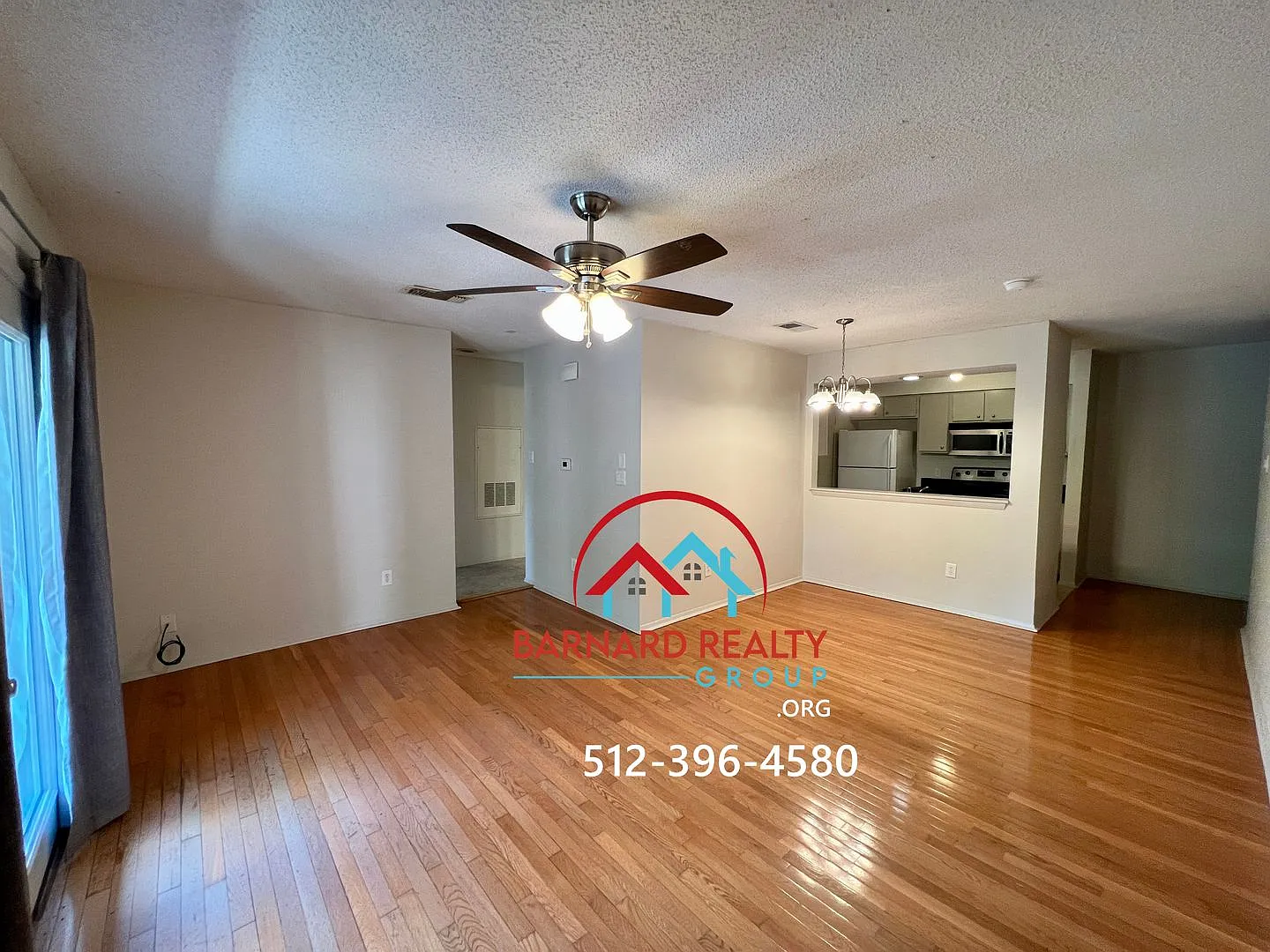 402 Fredericksburg Condos — Photo 4