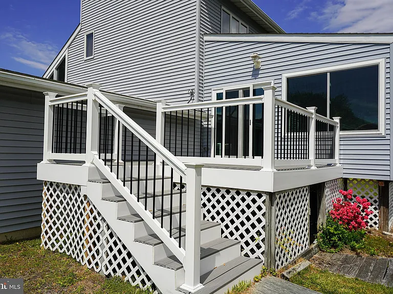 39028 Bayview W — Photo 10
