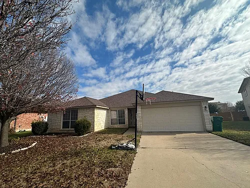 2219 Memory Ln Photo 1