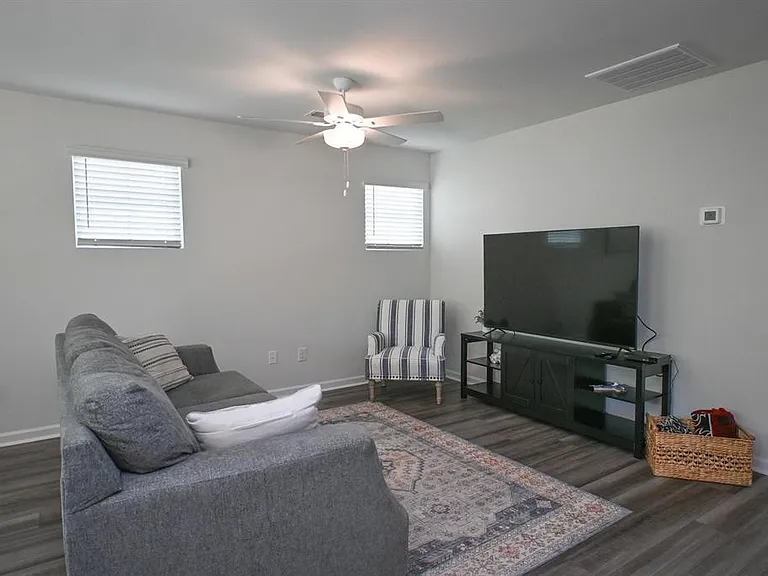 552 Kingfisher Ct — Photo 6