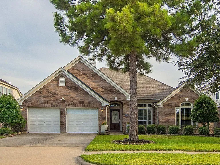 8847 Distant Woods Dr — Photo 1
