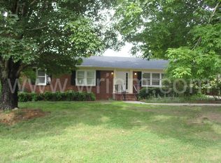 113 Chastain St, Pickens, SC 29671