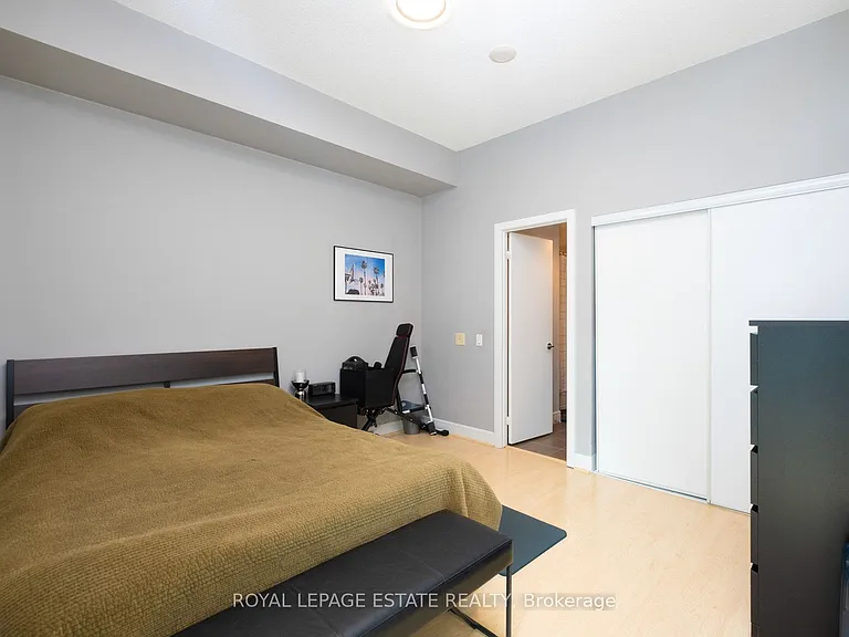 112 George St S #S711 — Photo 16
