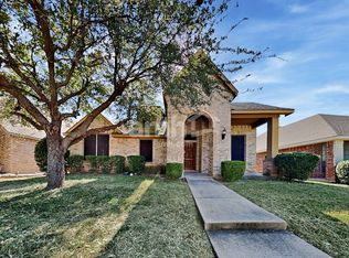 223 Dancing Light Ln, Red Oak, TX 75154