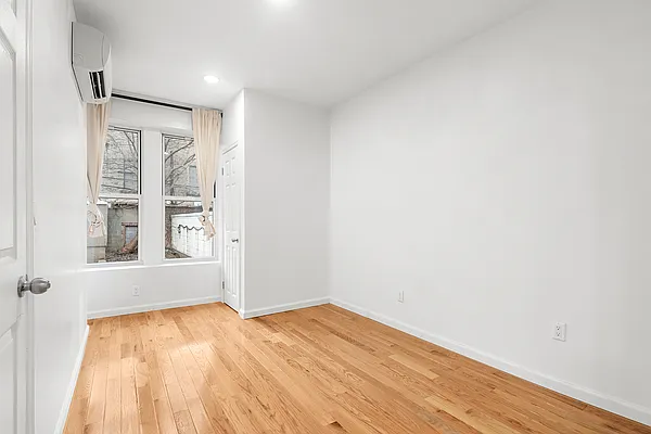 Rented by Compass | media 26