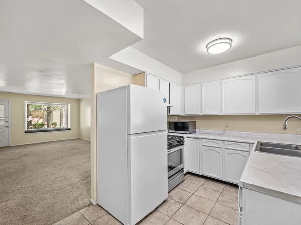 2120 E Georgetown Sq, Salt Lake City, UT 84109