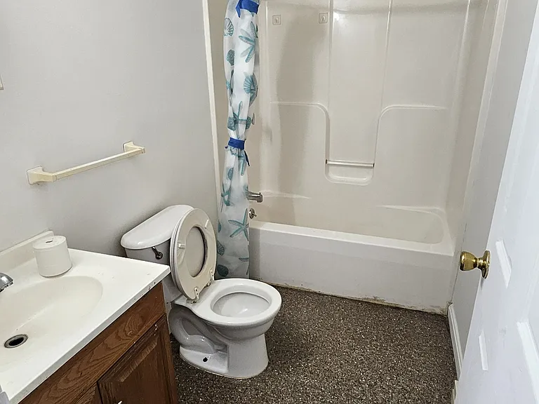 14 Main St #2 — Photo 12