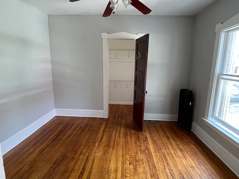 401 College Ave SE — Photo 5