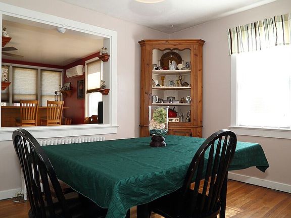 5th image of 319 Millersville Rd