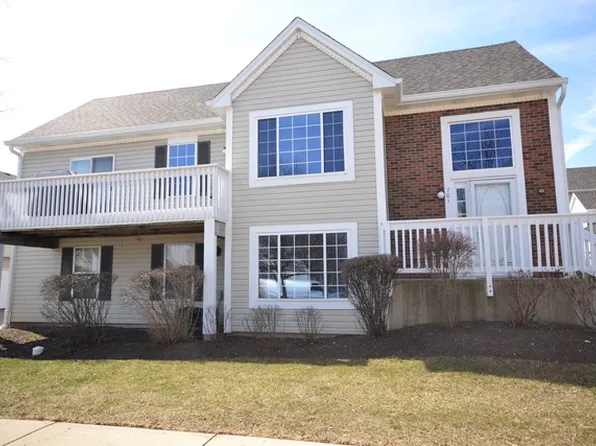 701 Hidden Creek Ln, North Aurora, IL 60542