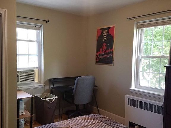 5th image of 108 Maple St APT 4