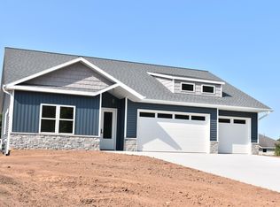 3208 Eclipse Dr, Green Bay, WI 54311