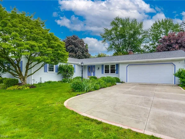 2420 Orchid St NW, North Canton, OH 44720