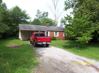 207 N McRae St, Burgaw, NC 28425