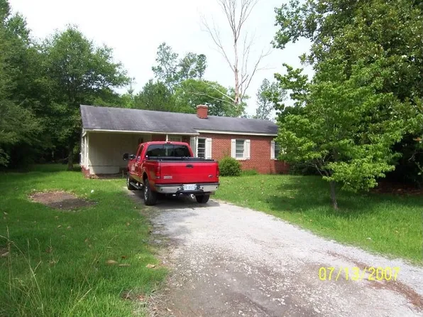 207 N McRae St, Burgaw, NC 28425