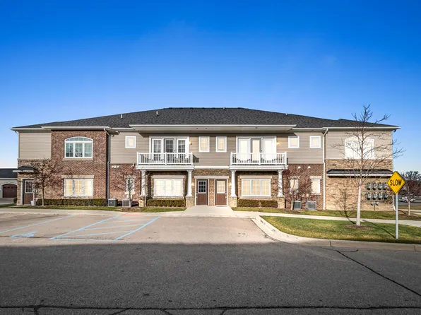 5508 Arbor Chase Dr, Ann Arbor, MI 48103