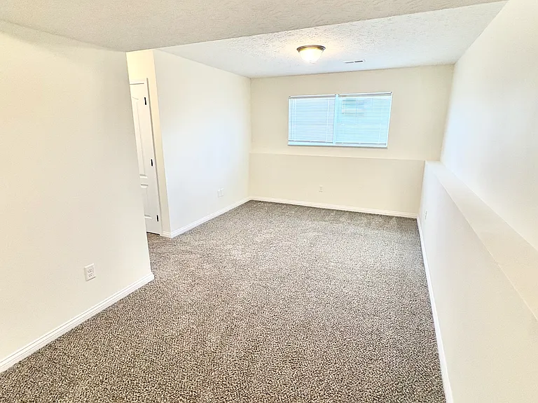 10345 Fredricksburg Rd — Photo 6