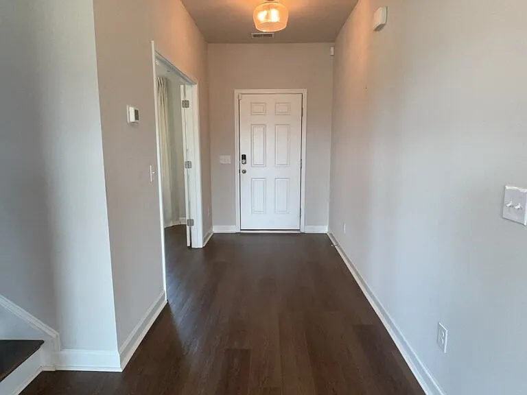 445 Navona Dr — Photo 3