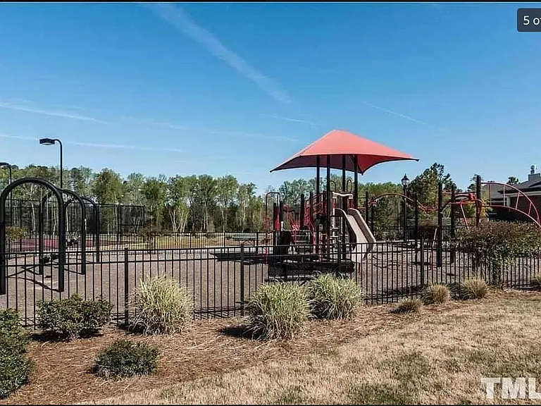 114 Secret Grove Ln — Photo 28