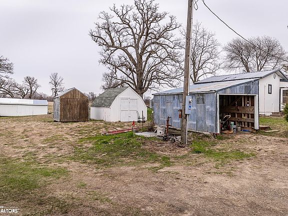 3rd image of 2781 270th St