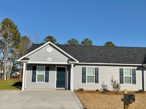 1102 Woodridge Dr #A, Lumberton, NC 28358