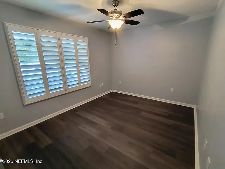 1211 Sarahs Landing Dr — Photo 12