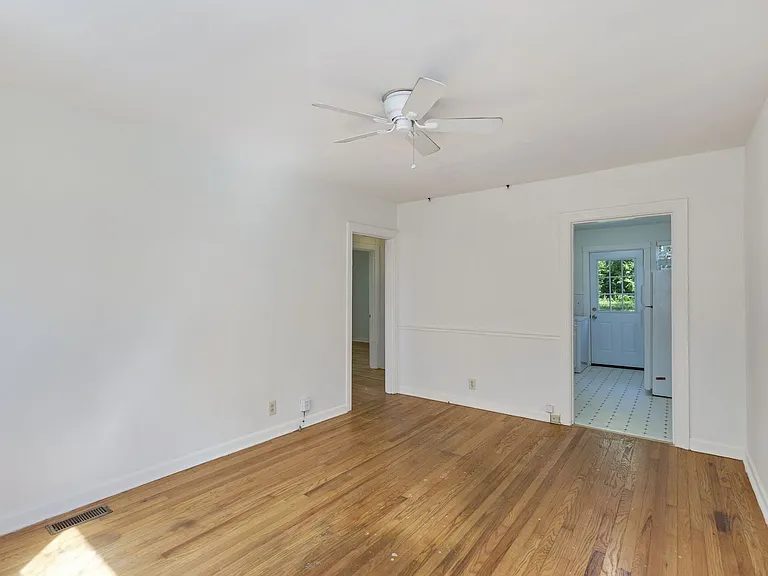 4104 Kimbark Dr — Photo 7
