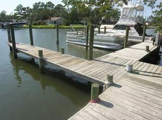 112 Riverside Ave, Morehead City, NC 28557