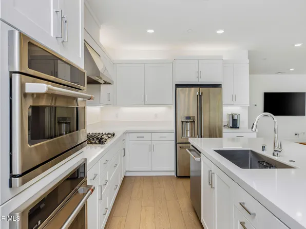 716 Edward Scholle Dr, Camarillo, CA 93010